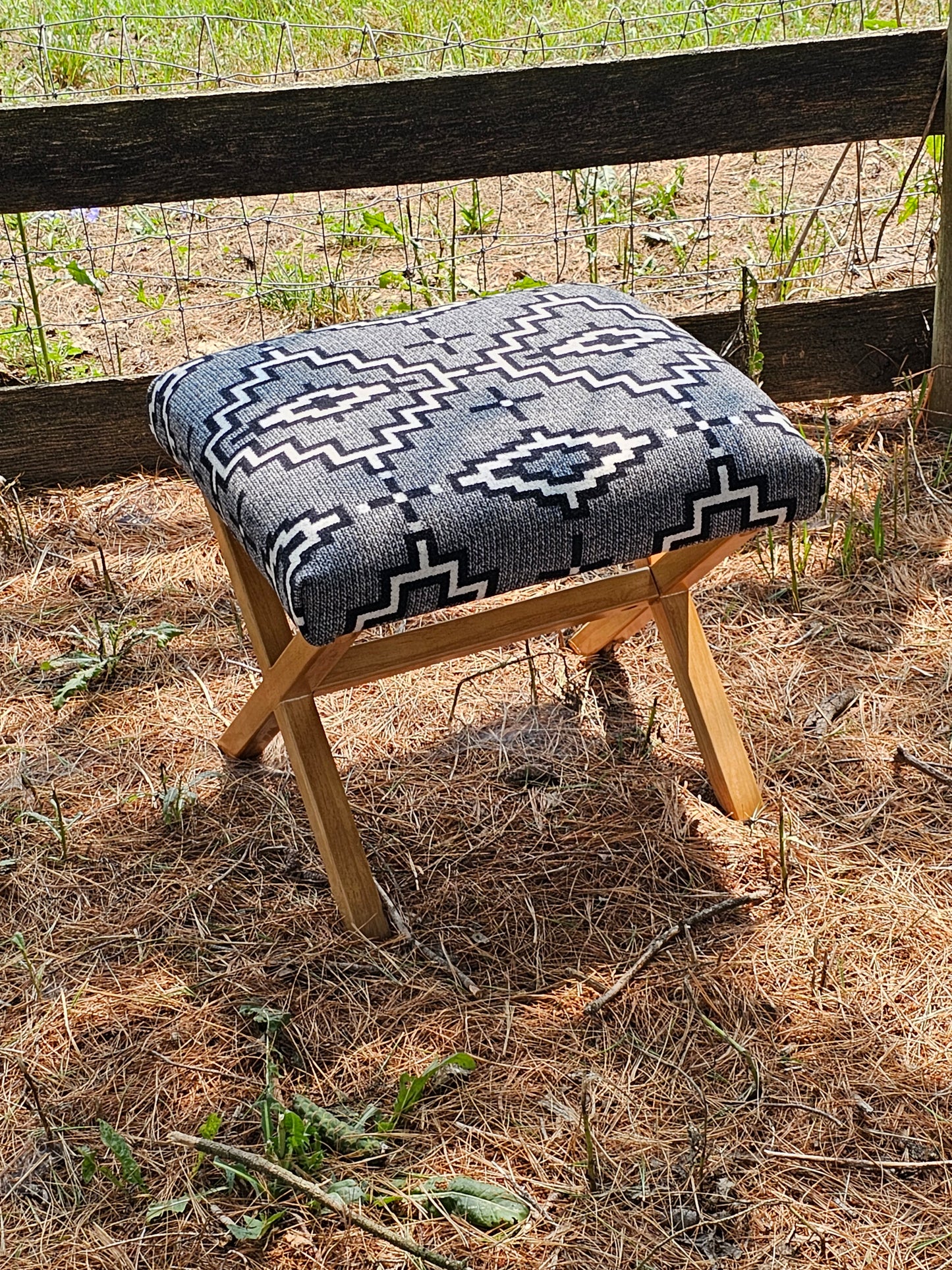 Kiva Steps stool/bench