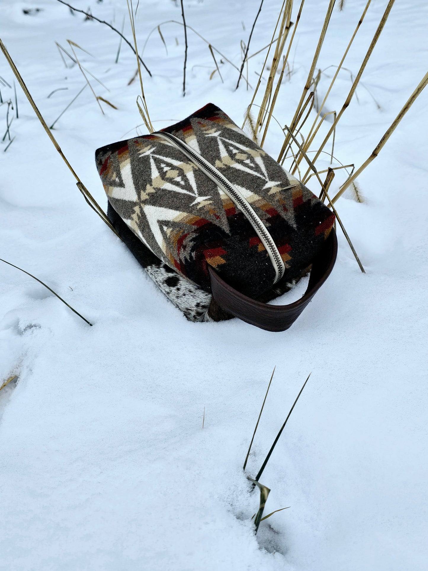 Pacific Crest Makeup/dopp bag