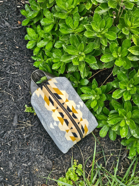 Makeup bag/ Dopp bag- Rancho Arroyo Silver